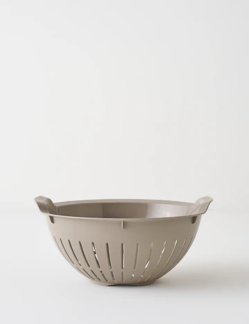 Handle Kaseli Süzgeç Bej (25,5x25,5x10,8 cm)