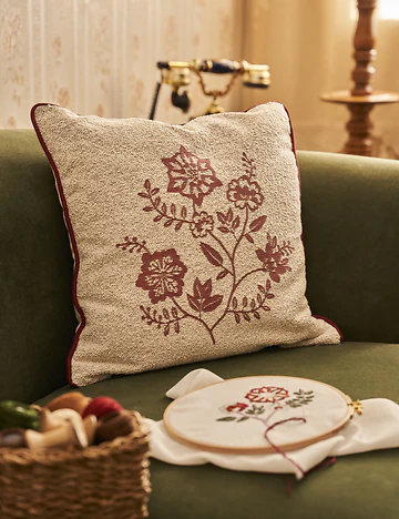 Grandma Jakarlı Dekoratif Yastık Kılıfı Ekru (45x45 cm)